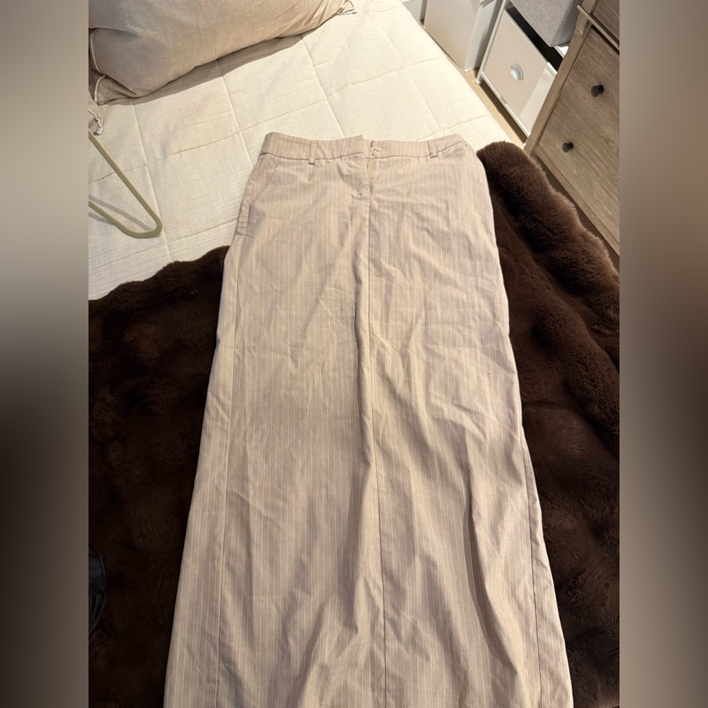 Elegant Tan Women's Skirt